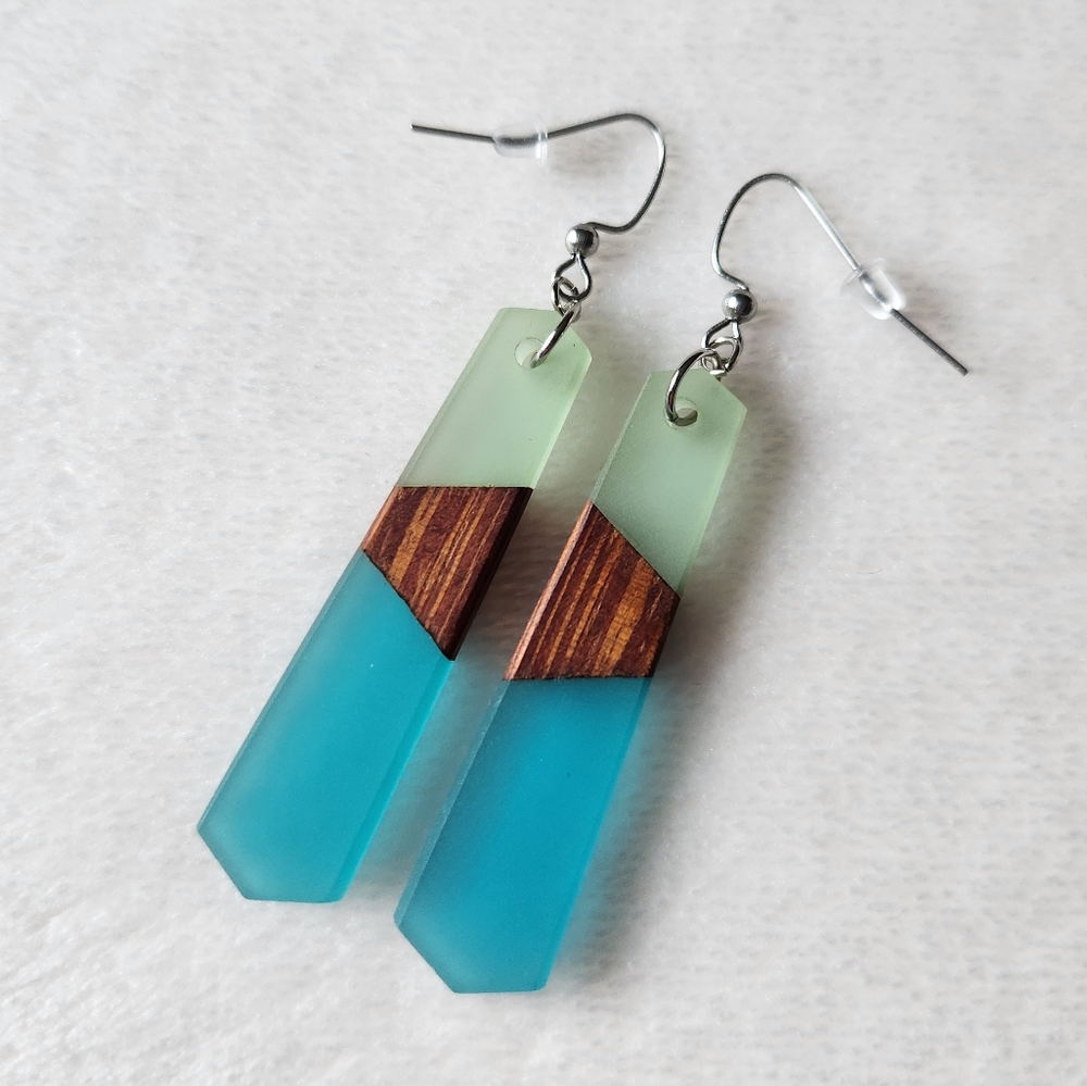 Elegant Green and Blue Dangle Earrings
